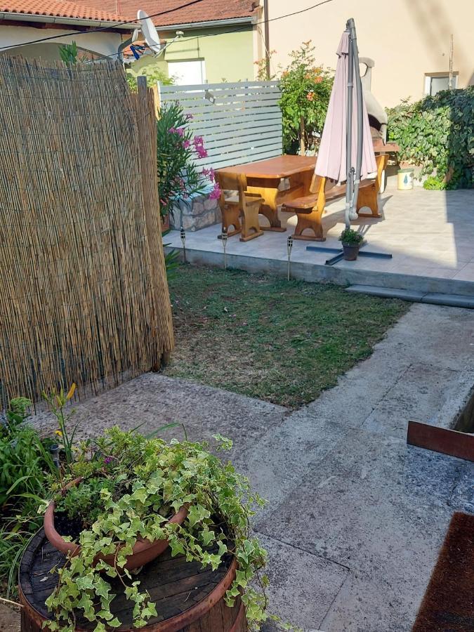 Green House Apartment Пула Екстериор снимка